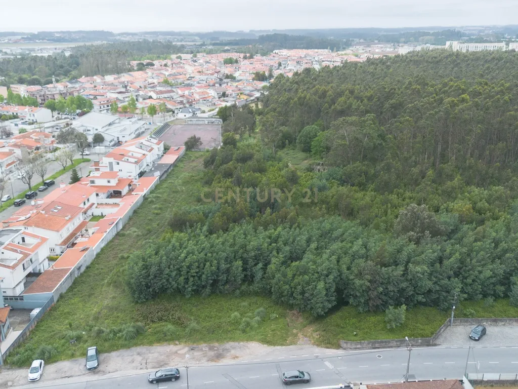 Terreno com Projeto de Loteamento Aprovado – Moreira, Maia - Image 1