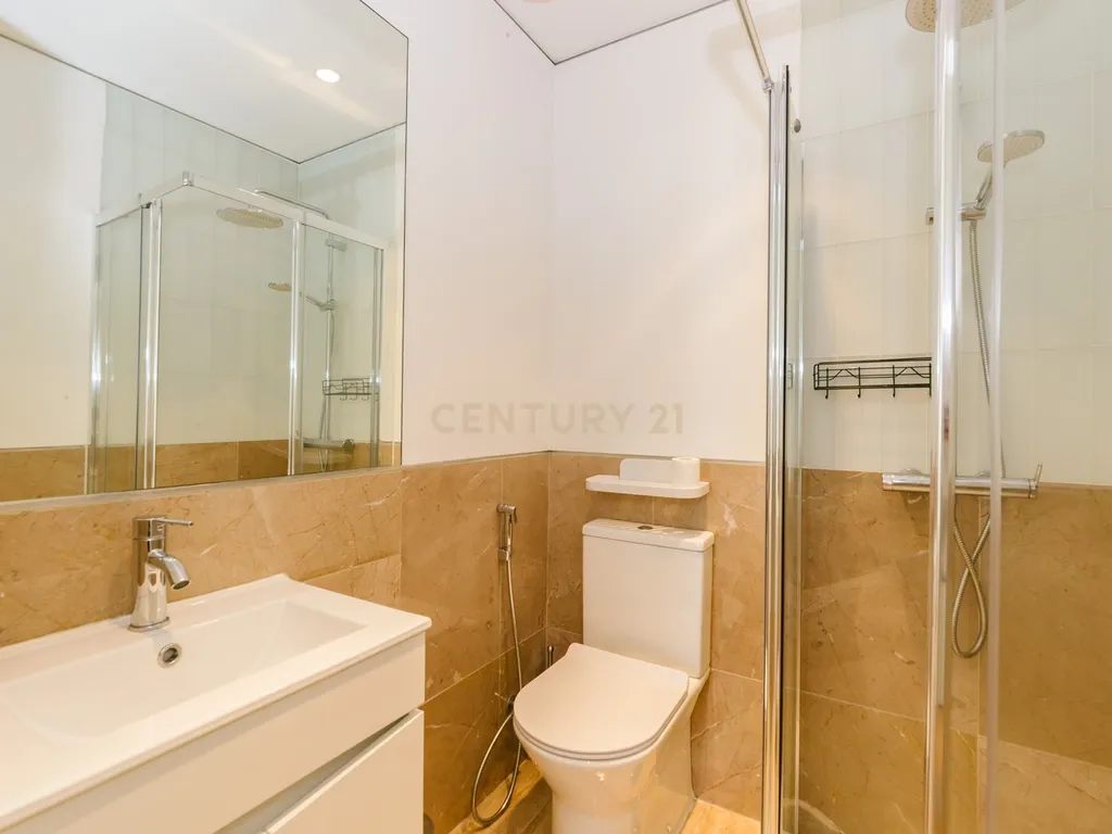 Escritório Transformado em Estúdio com Vista Panorâmica em no Parque das Nações - 390.000€ - Image 3
