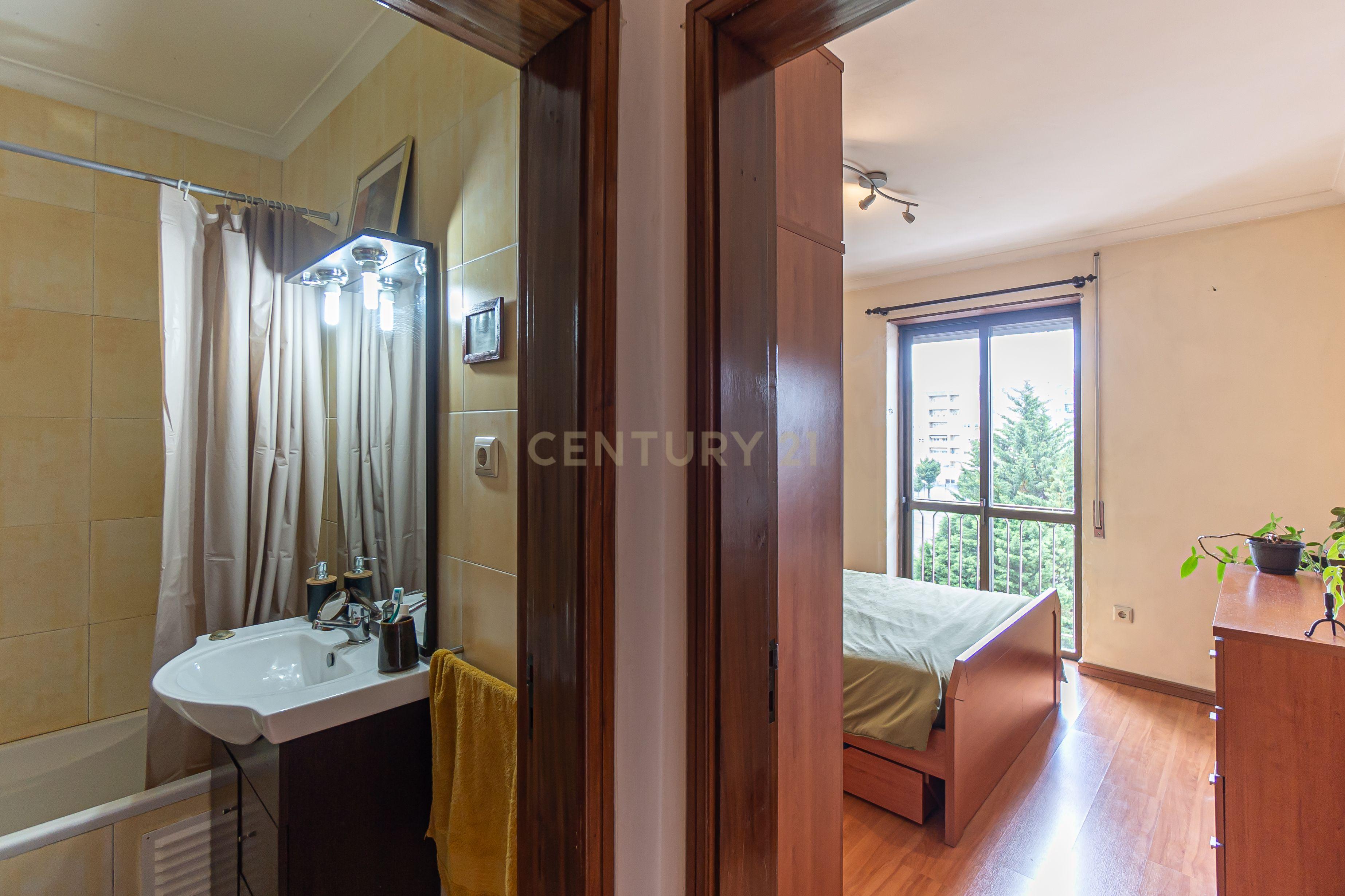 Apartamento T1 com garagem e varanda à Venda – Constituição | Porto Junto ao Vitalis Park (Centro de Treinos FCP) - Image 8