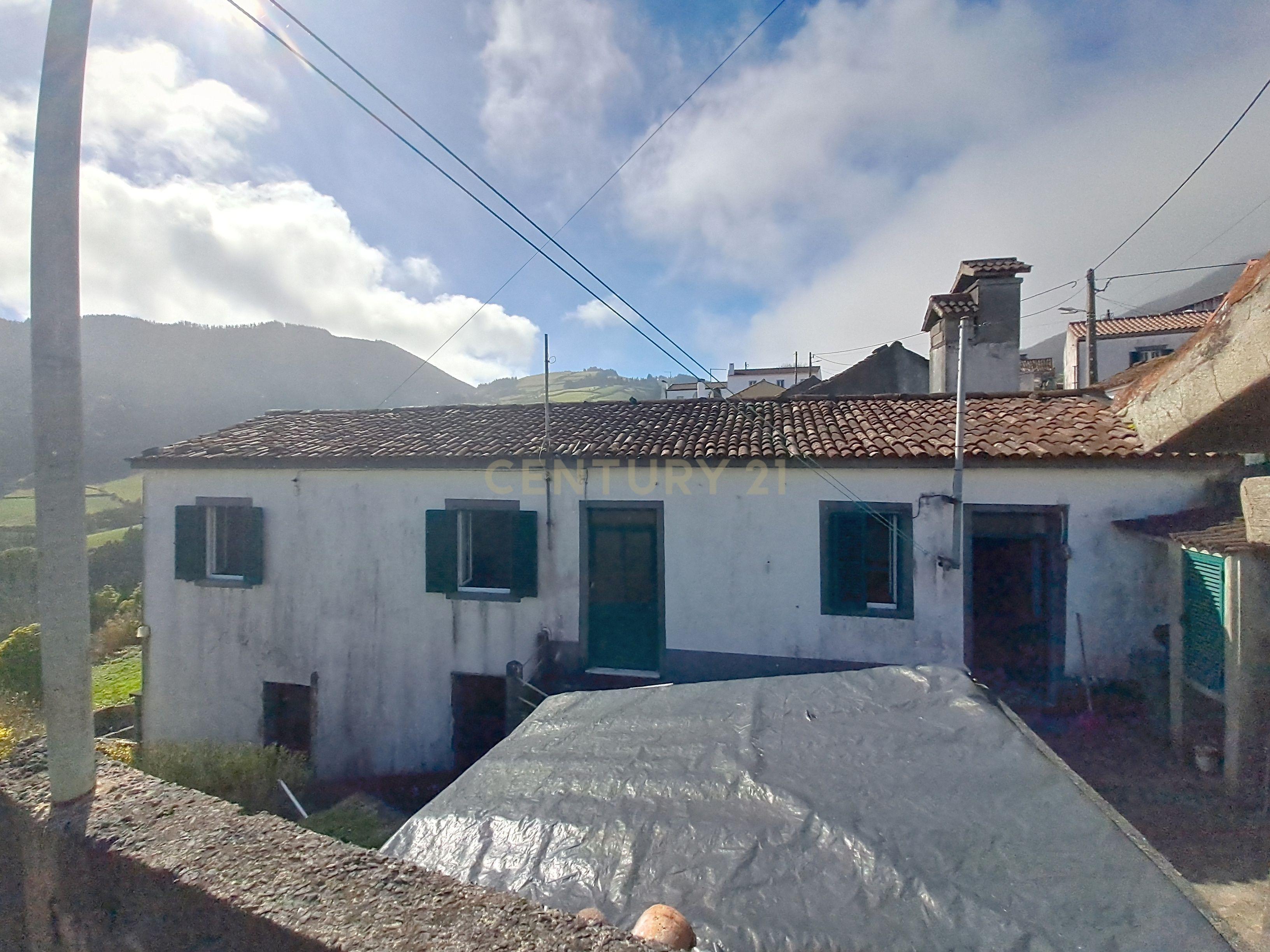 Casa T1 + 1 em Povoação, Ilha de São Miguel - Tranquilidade e Luz Natural - Image 5