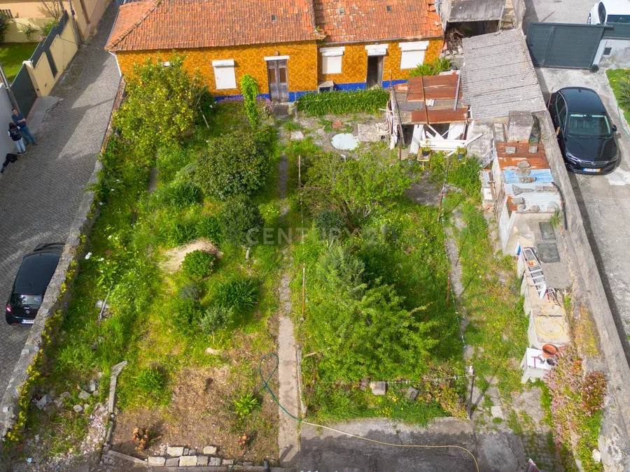 Terreno com PIP em aprovação para 3 moradias