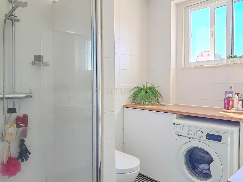 APARTAMENTO T2 COM  LOGRADOURO – CENTRO DE MATOSINHOS  - Image 13