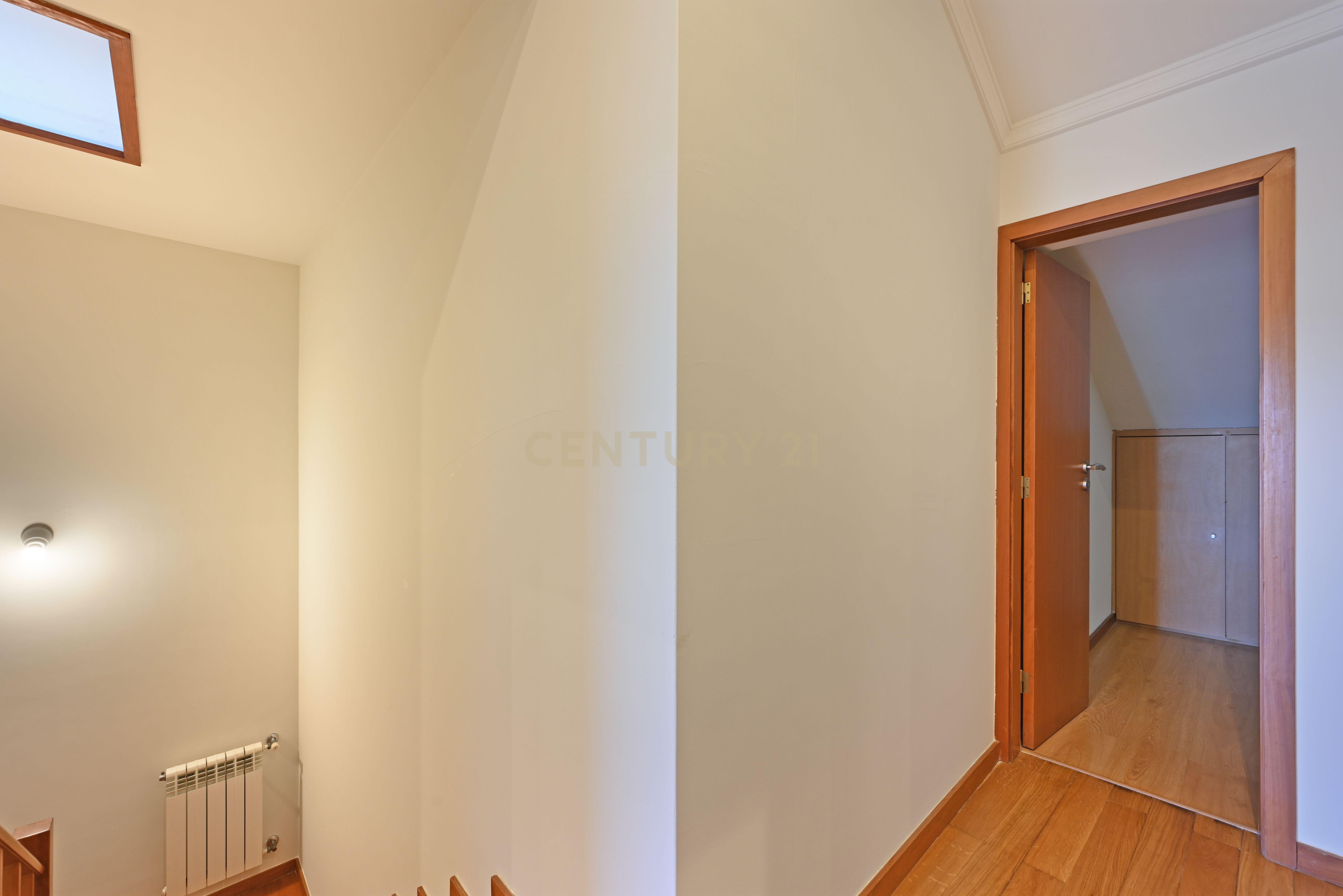 Fotografia 12 de Apartamento Duplex T2+2 com 2 Suites e Terraço privativo em Canidelo