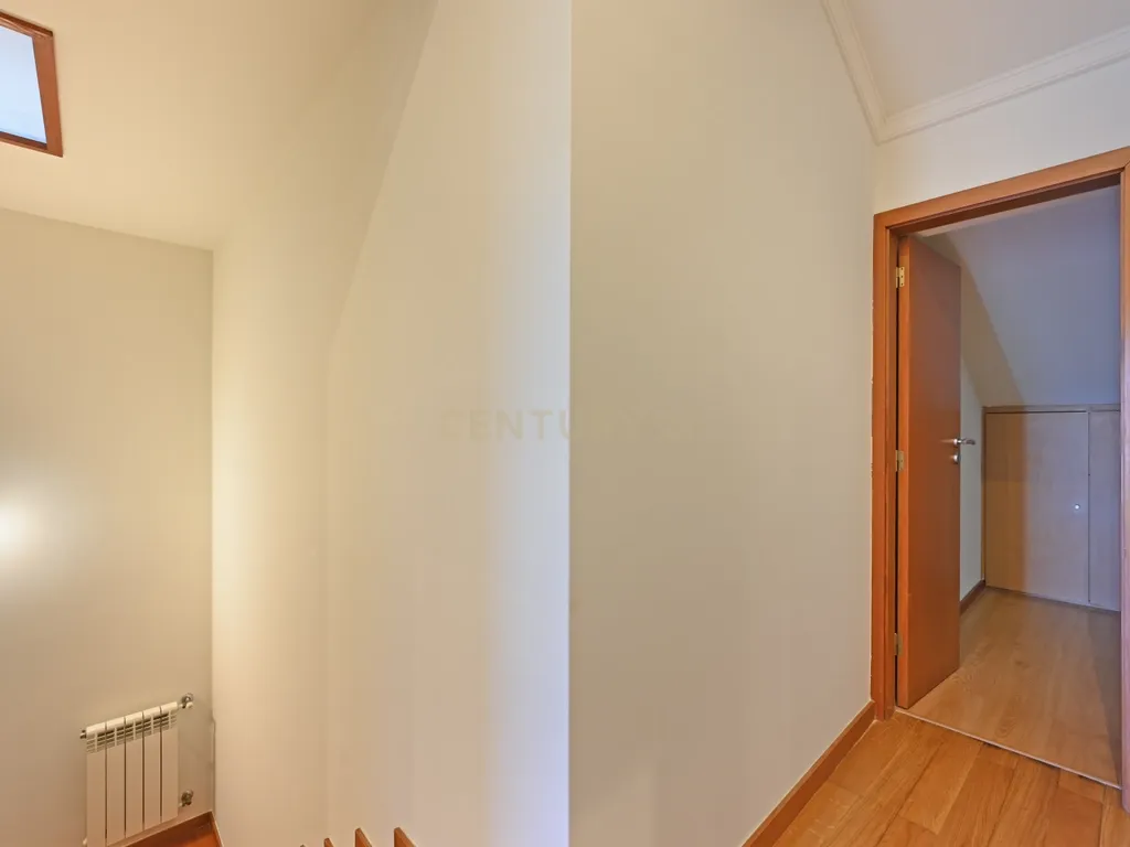 Apartamento Duplex T2+2 com 2 Suites e Terraço privativo em Canidelo - Image 12
