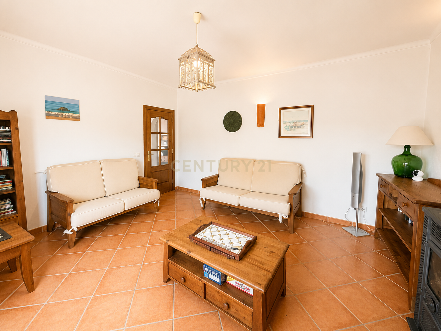 Fotografia 5 de Moradia isolada  T2+2 no centro da Quinta do conde - Excelente oportunidade de negócio.