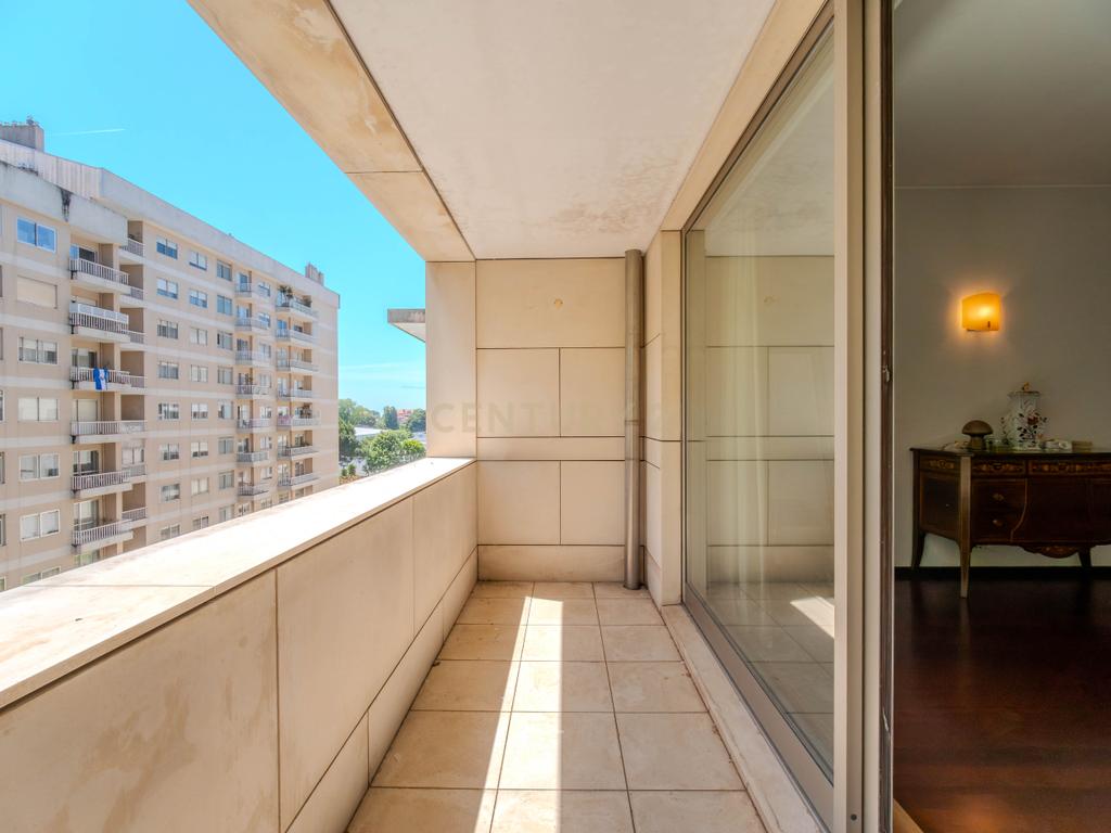 Apartamento T5 na zona do Aviz - Porto - Image 46