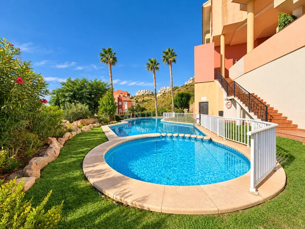 Apartamento totalmente renovado com terraço de 20 m² e piscina em Bonalba - Image 38