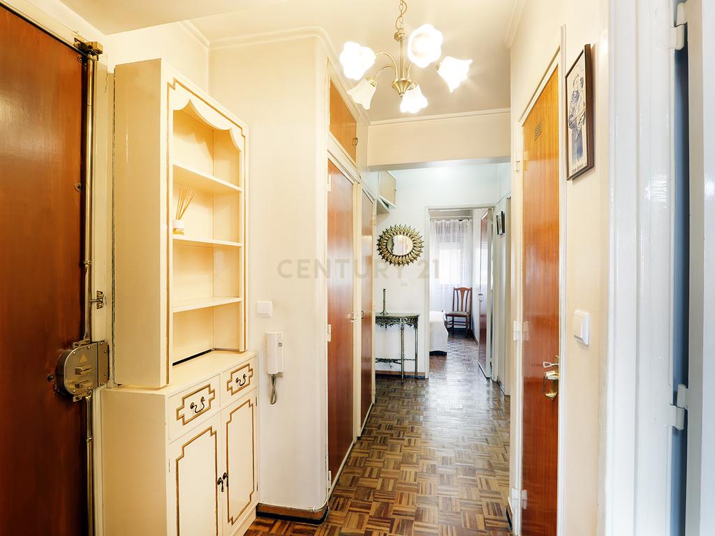 Apartamento T3 em Odivelas com elevador, a 100 mts do Metro. - Image 10