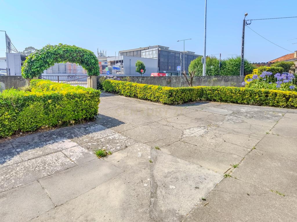 Moradia T3 transformada em T6 - 4 frentes em Perafita, Matosinhos - Image 12