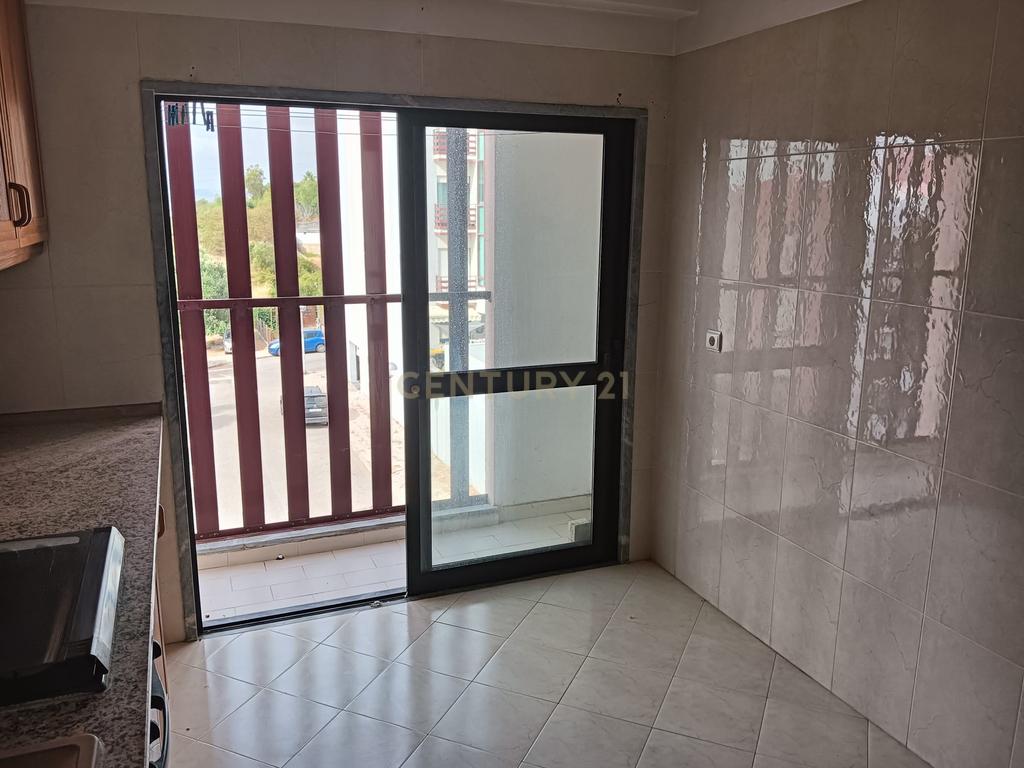 T3 com Suite/Garagem e Arrecadação - Vialonga - Image 57