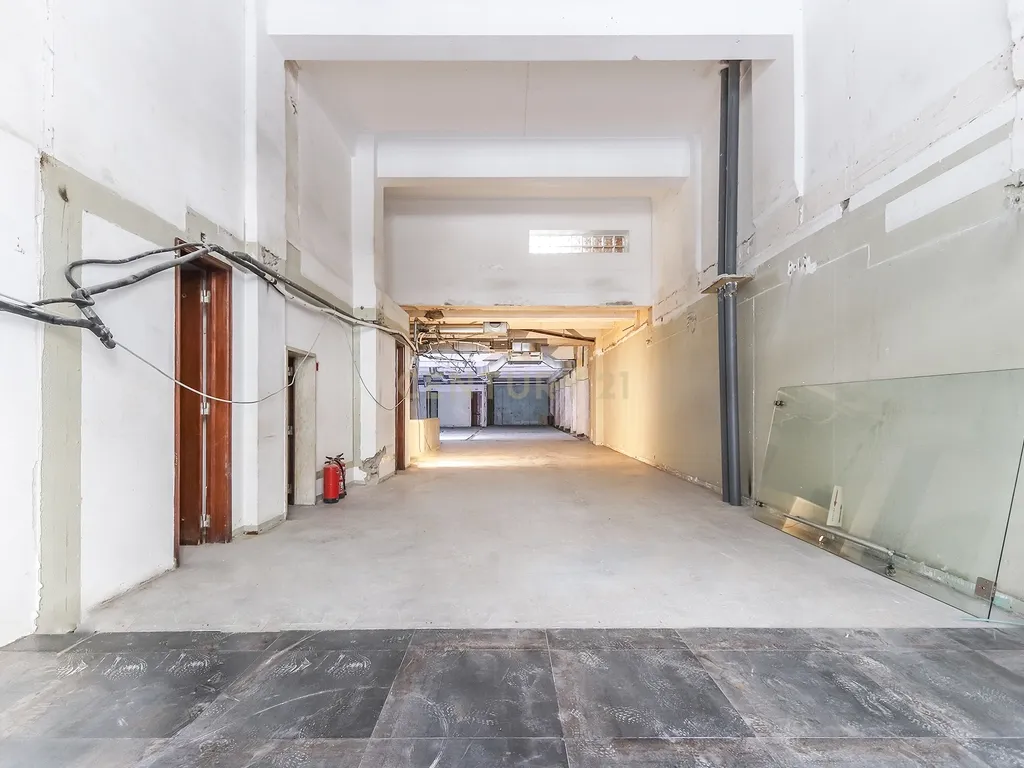 Serviços ou Habitação na Estefânia - Image 30