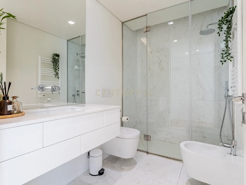 Luxuoso T1 Loft no Campo Grande, Lisboa - Image 14