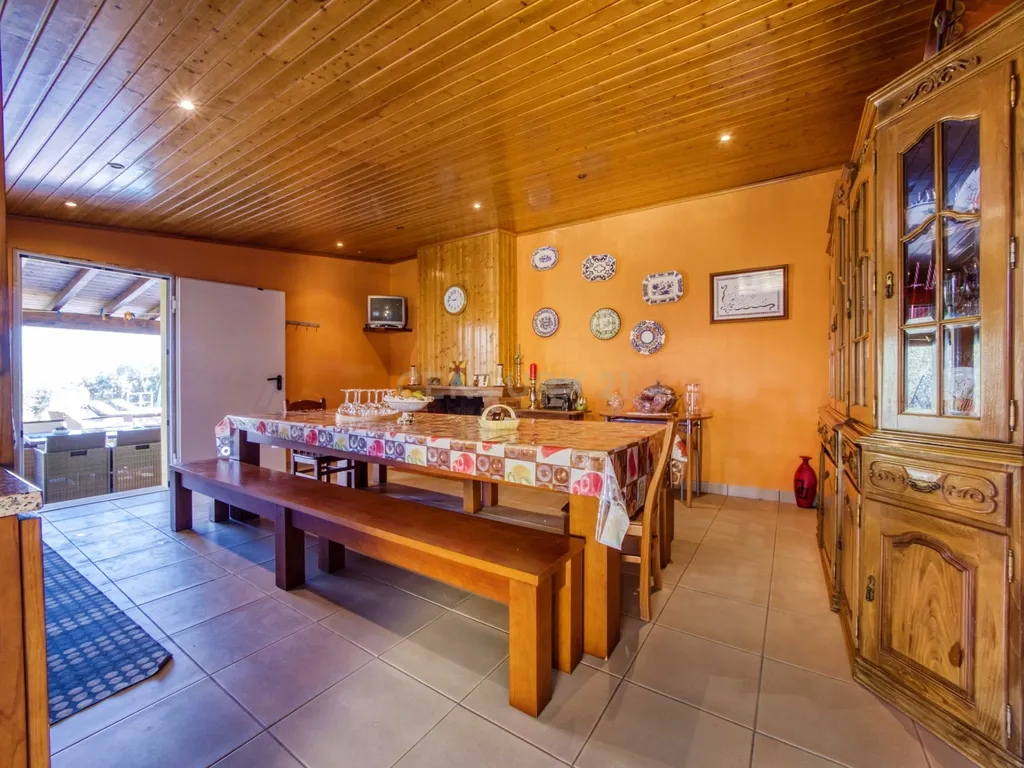 Moradia localizada na capital de distrito, no coração do Nordeste Transmontano. - Image 45