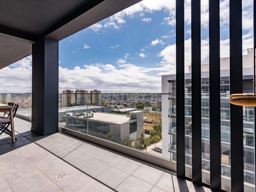Luxuoso Apartamento T3 em Odivelas com Vista Panorâmica - Image 40