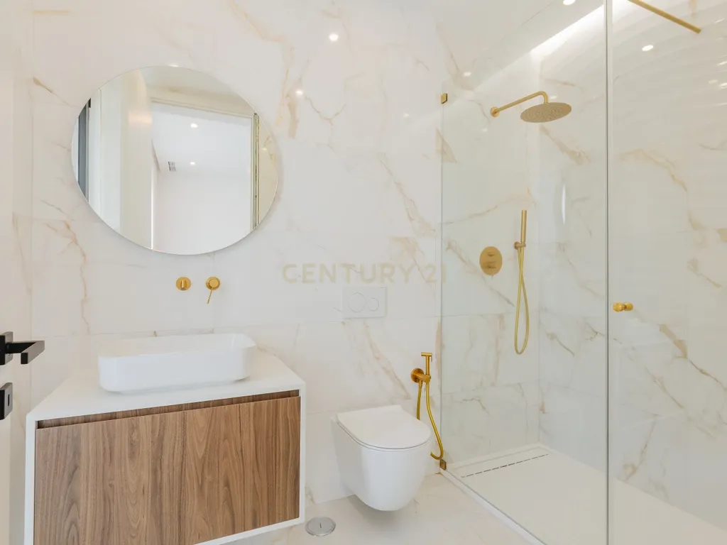 Moradia T4 com piscina e 3 suites | A escolha inteligente para viver com mais espaço a minutos de Lisboa - Image 25