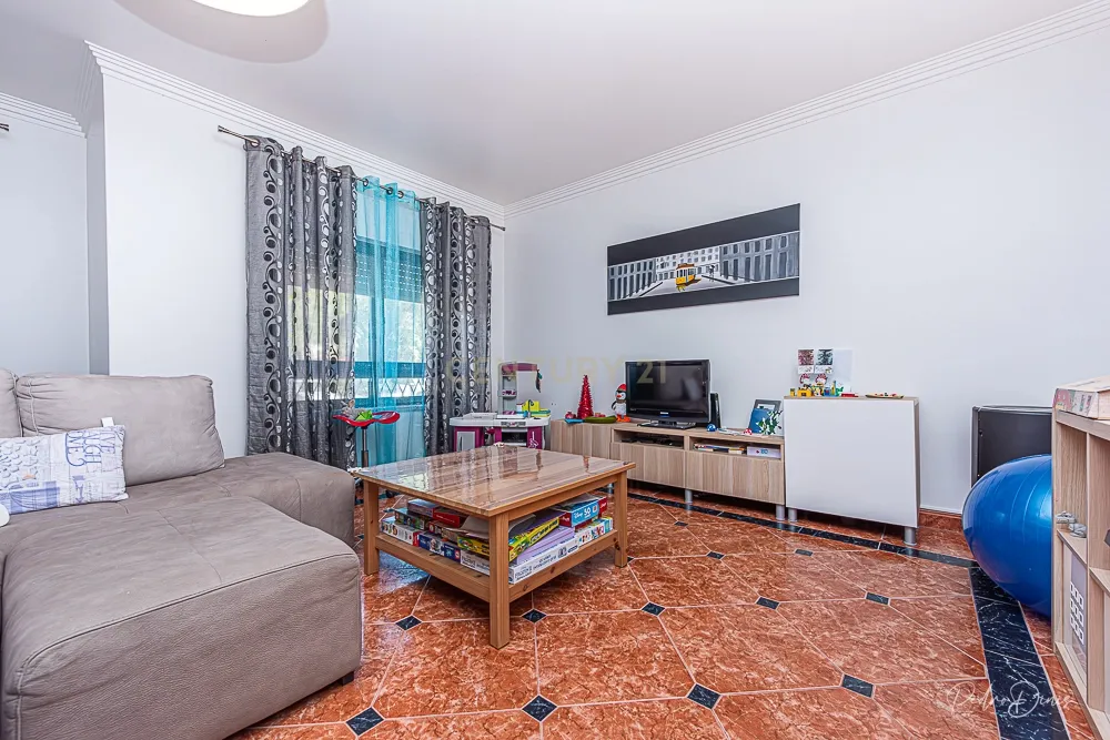 Apartamento de 4 assoalhadas em Zona Premium c/ 122m2 VANICELOS - SETUBAL - Image 18