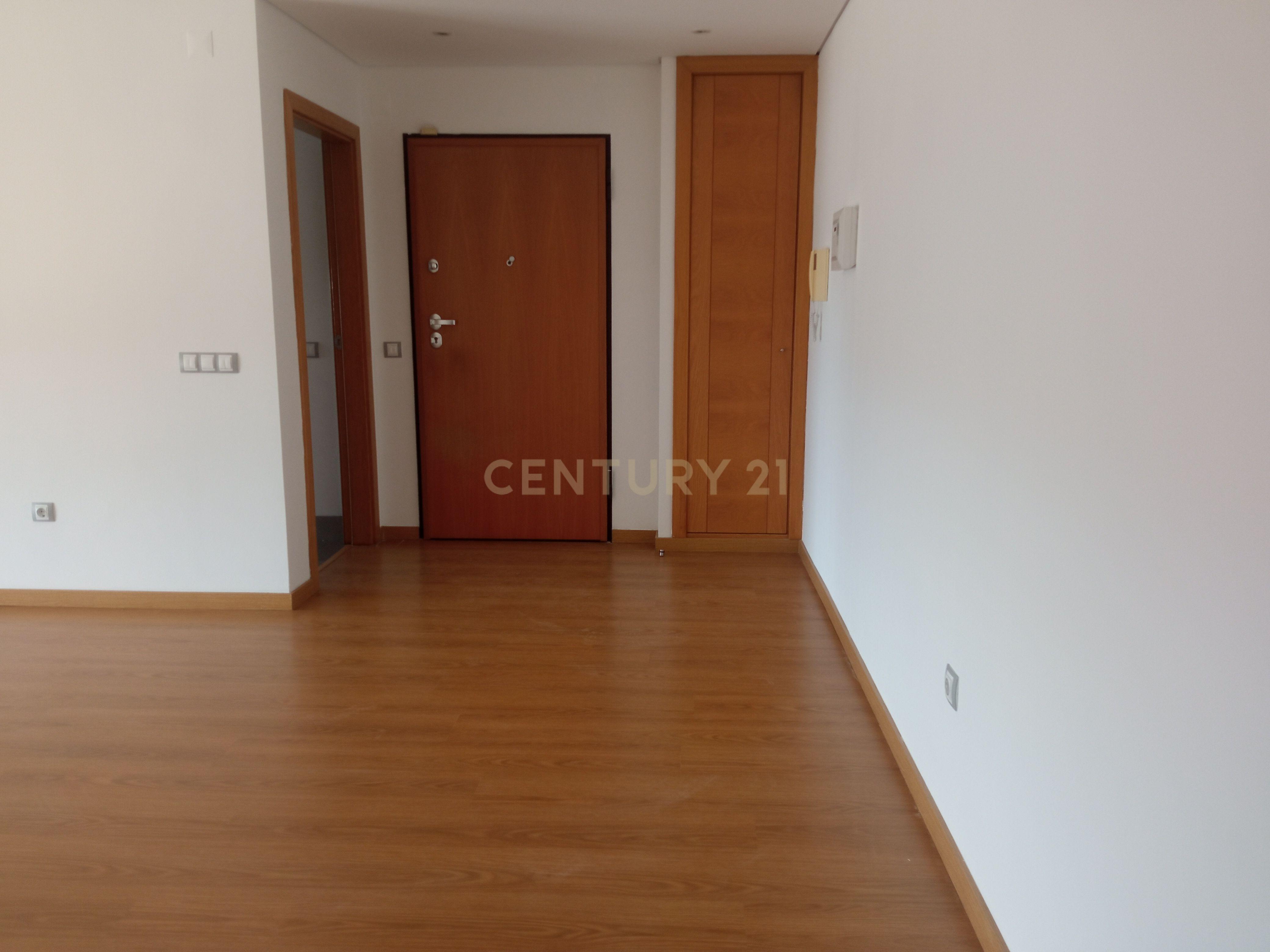 Fotografia 5 de Apartamento T2 em Condomínio fechado para arrendamento