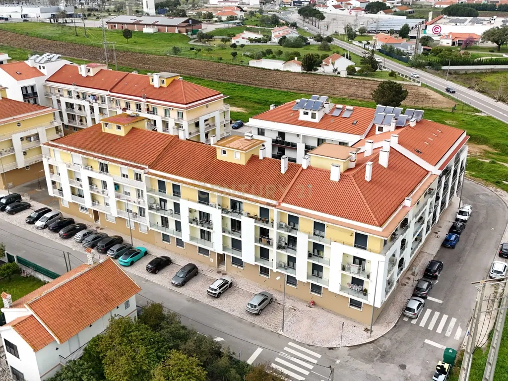 Magnífico Apartamento T4 com Duas Varandas e Arrecadação na Cascalheira, Pinhal Novo - Image 38