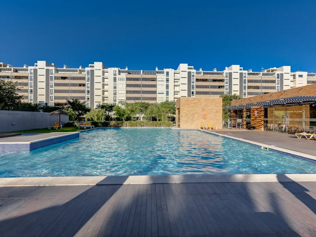 T2 com grande terraço no condominio Jardim das Laranjeiras em São Domingos de Benfica, Lisboa - Image 40