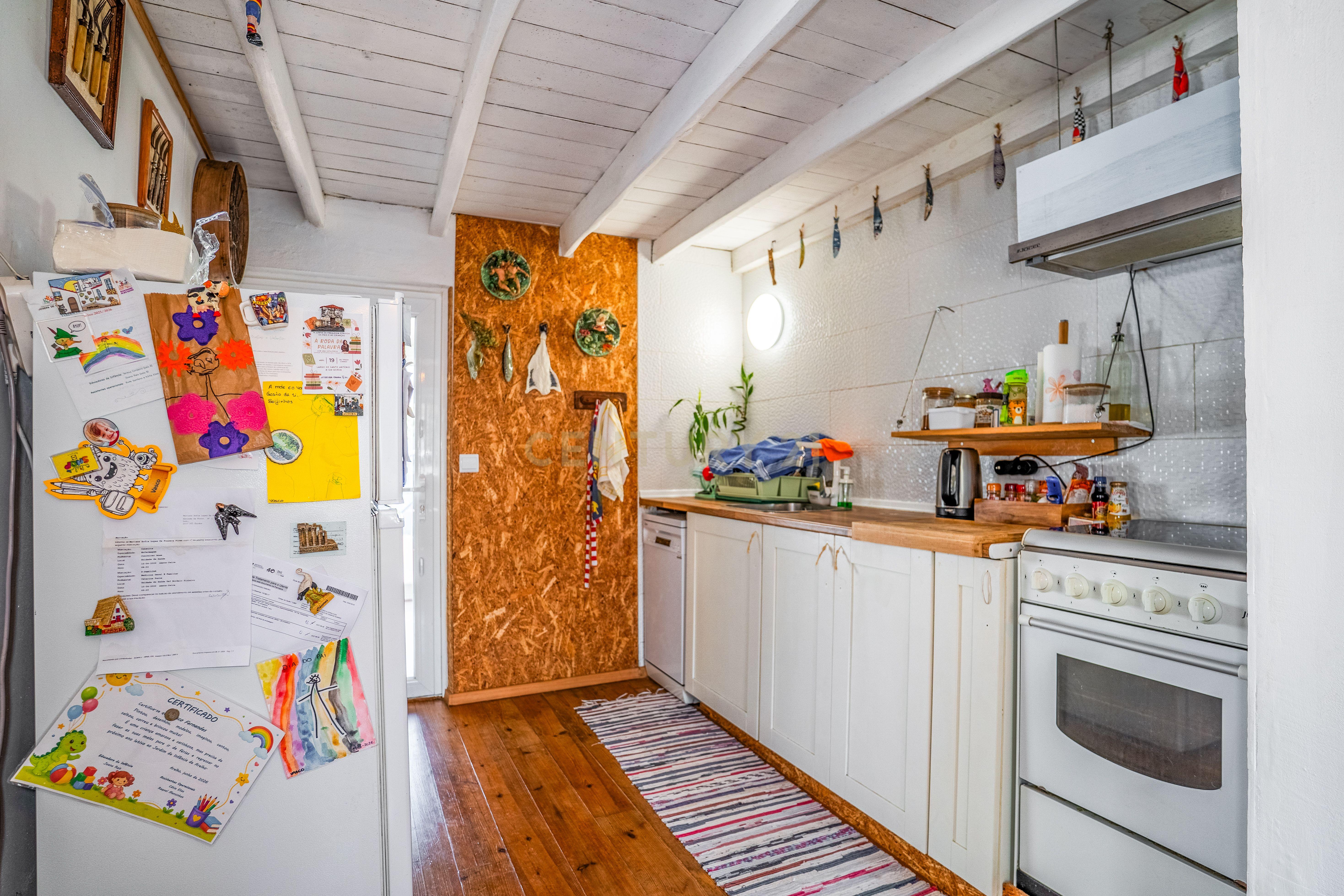 Fotografia 9 de Moradia Rústica T2 renovada, localizada no Bairro Srª da Luz, na Vila de Óbidos