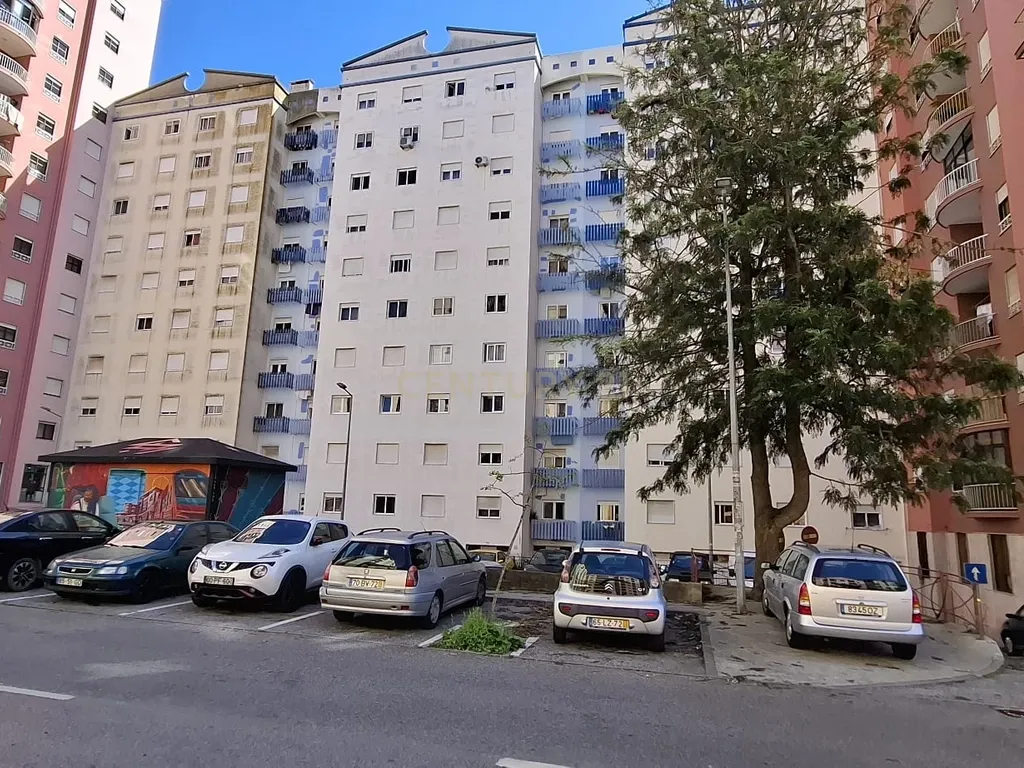Apartamento T2 - Tapada das Mercês - Image 19