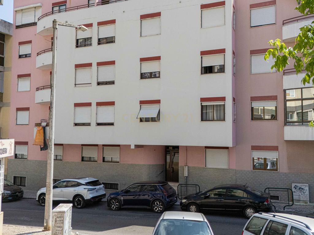 T1+1 com Terraço Privativo e Estacionamento | Póvoa de Santo Adrião - Image 20
