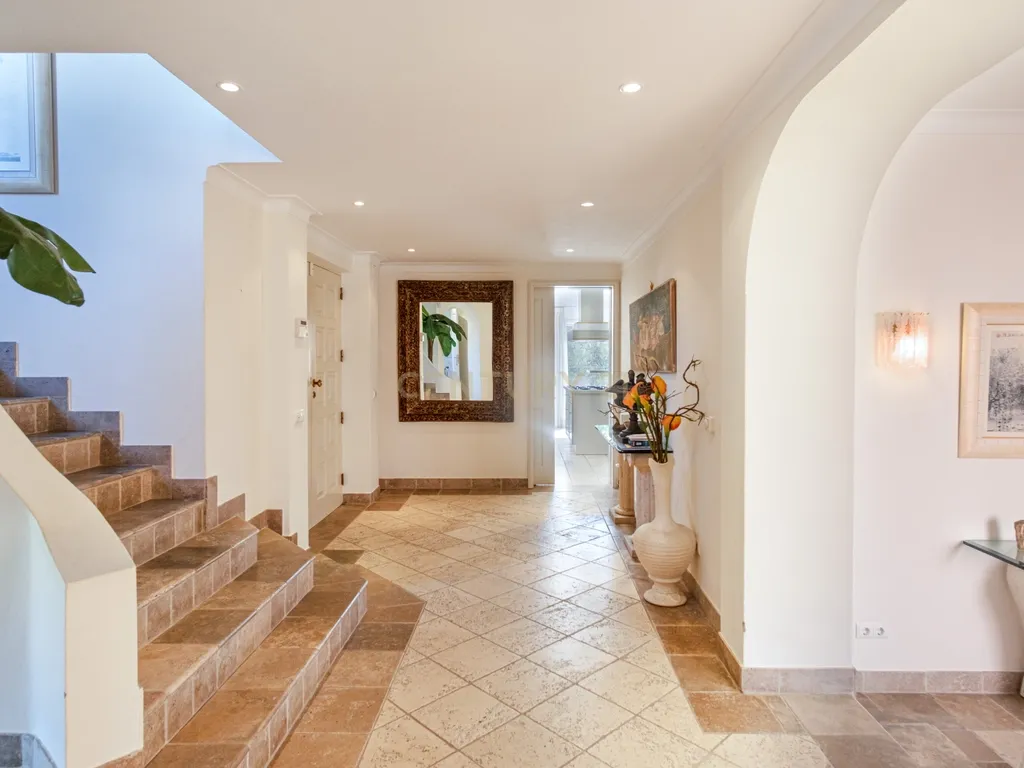 Moradia T5 com Piscina e Jardim em Lagoa, Faro - Image 36