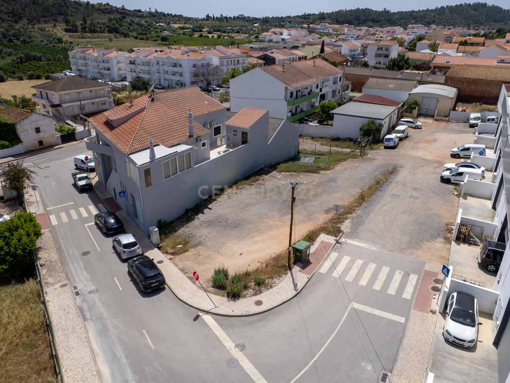 Lote de 180m2 para Construção - Image 2