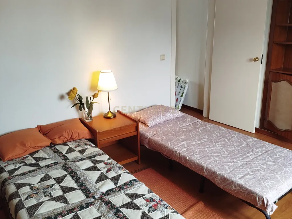 Apartamento T2 Mobilado com Vista Mar e parqueamento 1 carro - Image 25