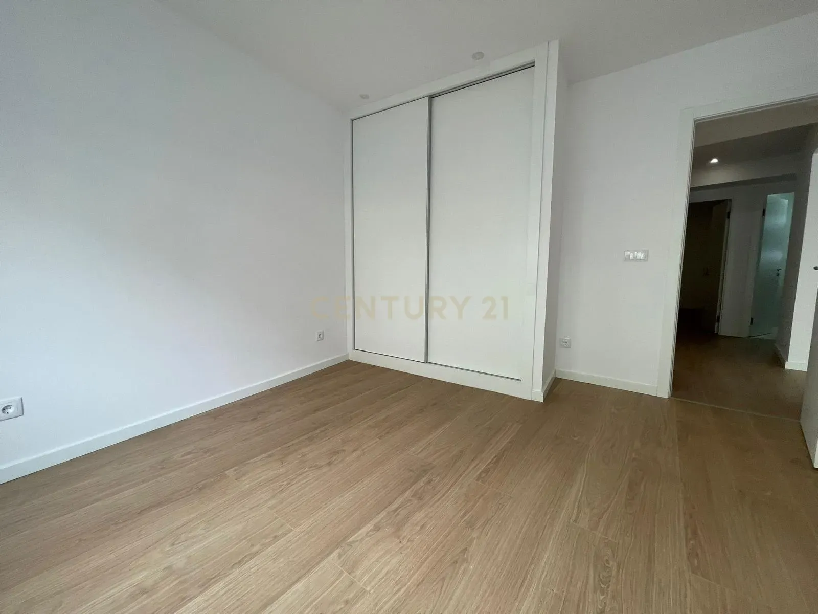 Apartamento T1 em Oeiras: Totalmente Renovado - Image 4