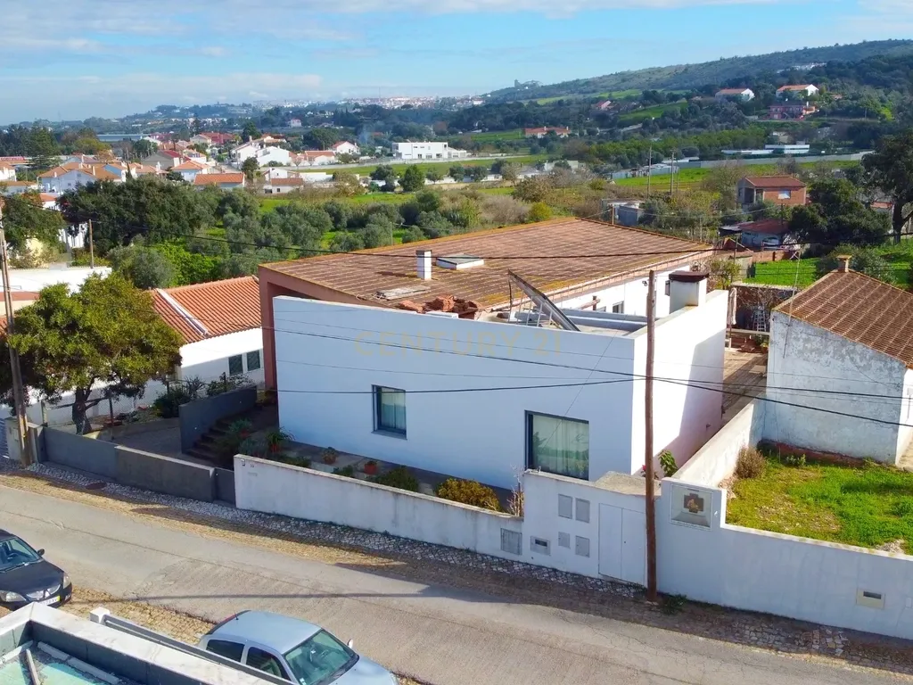 Moradia T5 Isolada, com Dois Pisos, Elevador e Terraço, com 800m2 de Terreno , na Quinta do Anjo, Palmela - Image 57