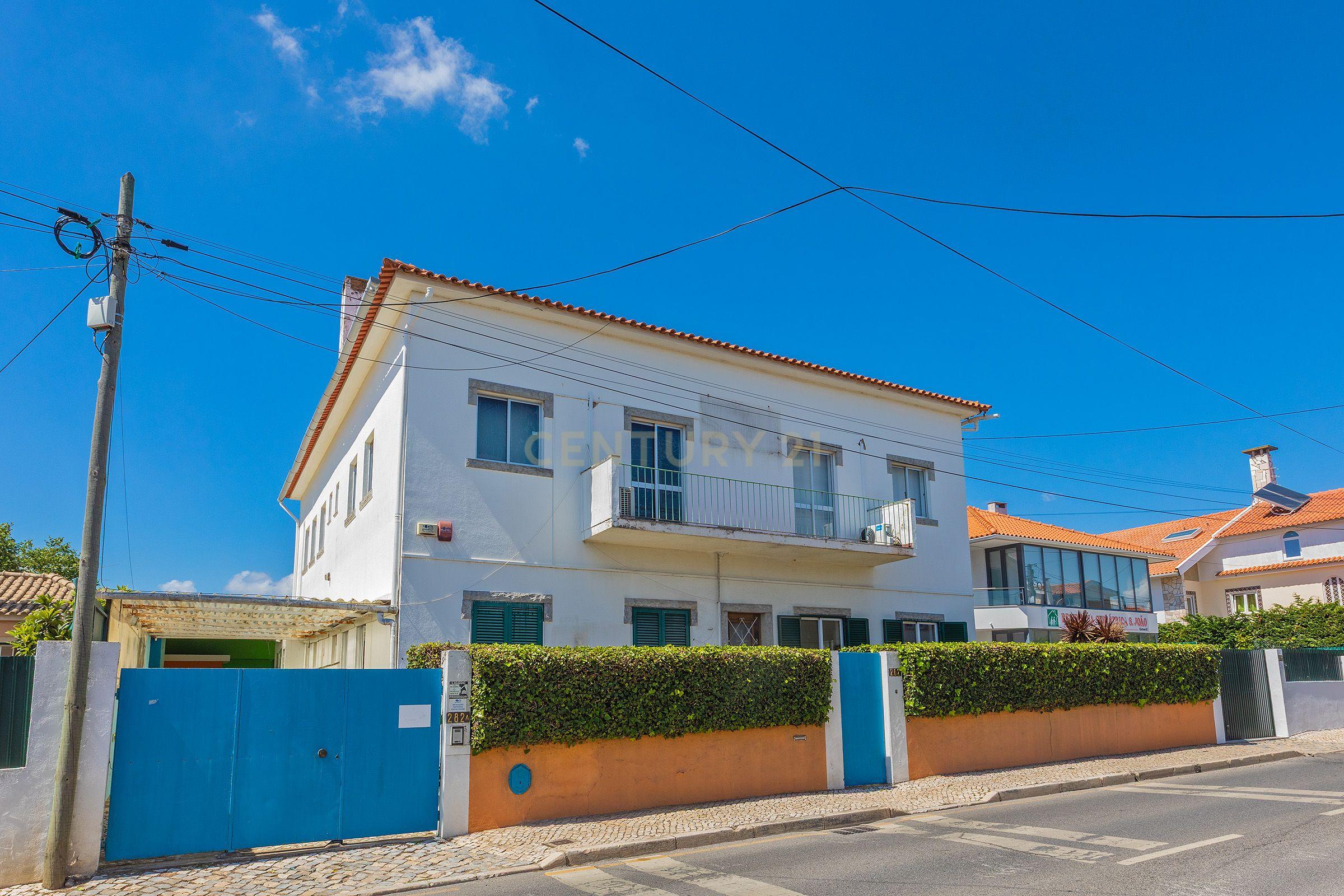 Moradia para venda | 500m² construídos | 1.060m² Terreno | Alapraia | São João do Estoril | Cascais - Image 1
