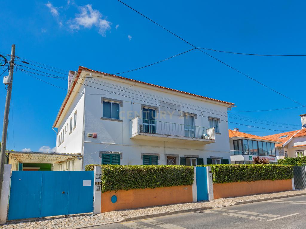 Moradia para venda | 500m² construídos | 1.060m² Terreno | Alapraia | São João do Estoril | Cascais - Image 1