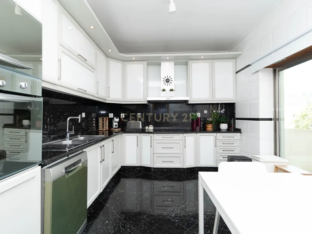 Apartamento Duplex T3 perto do mar na Caparica — Conforto, Elegância, Proximidade da Natureza e Estilo de Vida Descontraído - Image 44