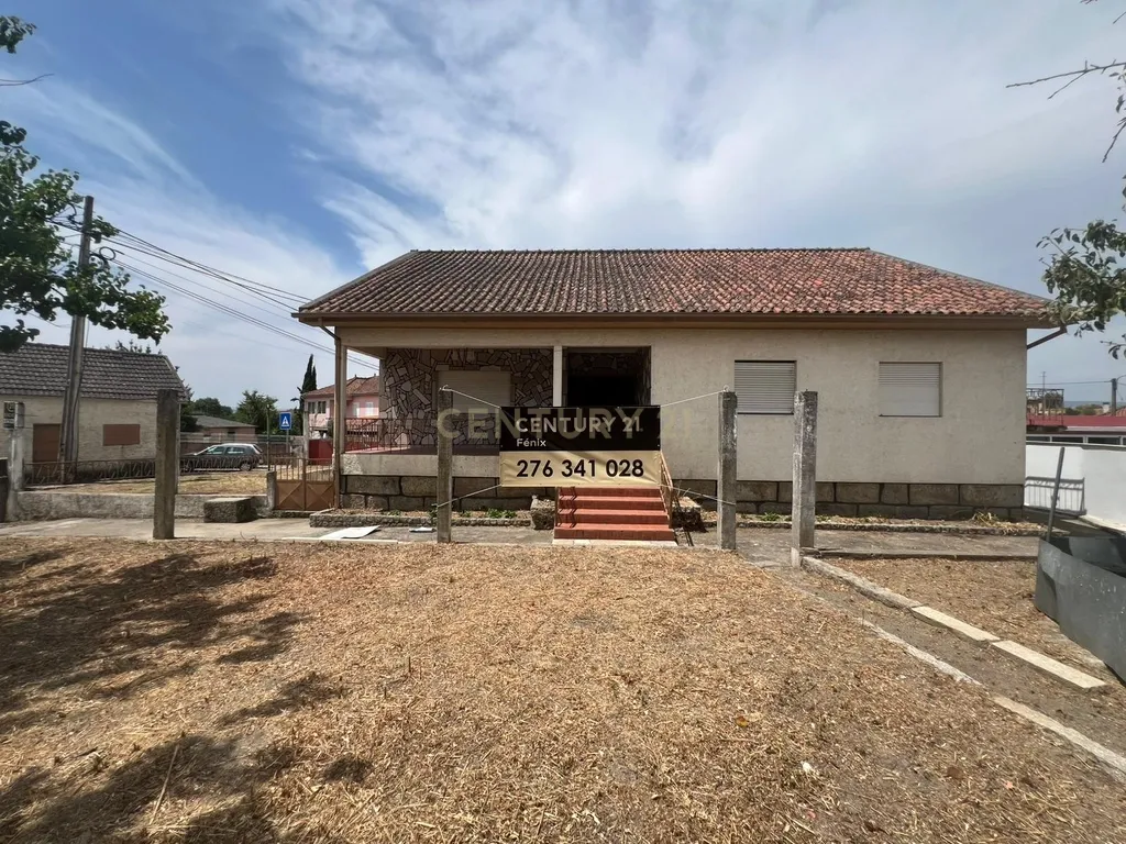 🏡 Moradia Isolada de 4 Frentes – Vila Verde da Raia, Chaves - Image 1