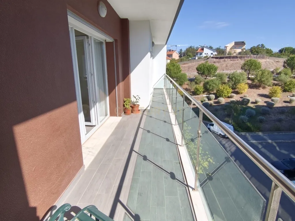 Apartamento T2 na Urbanização Solvillas, Odivelas – Espaço, Luz e Conforto - Image 9