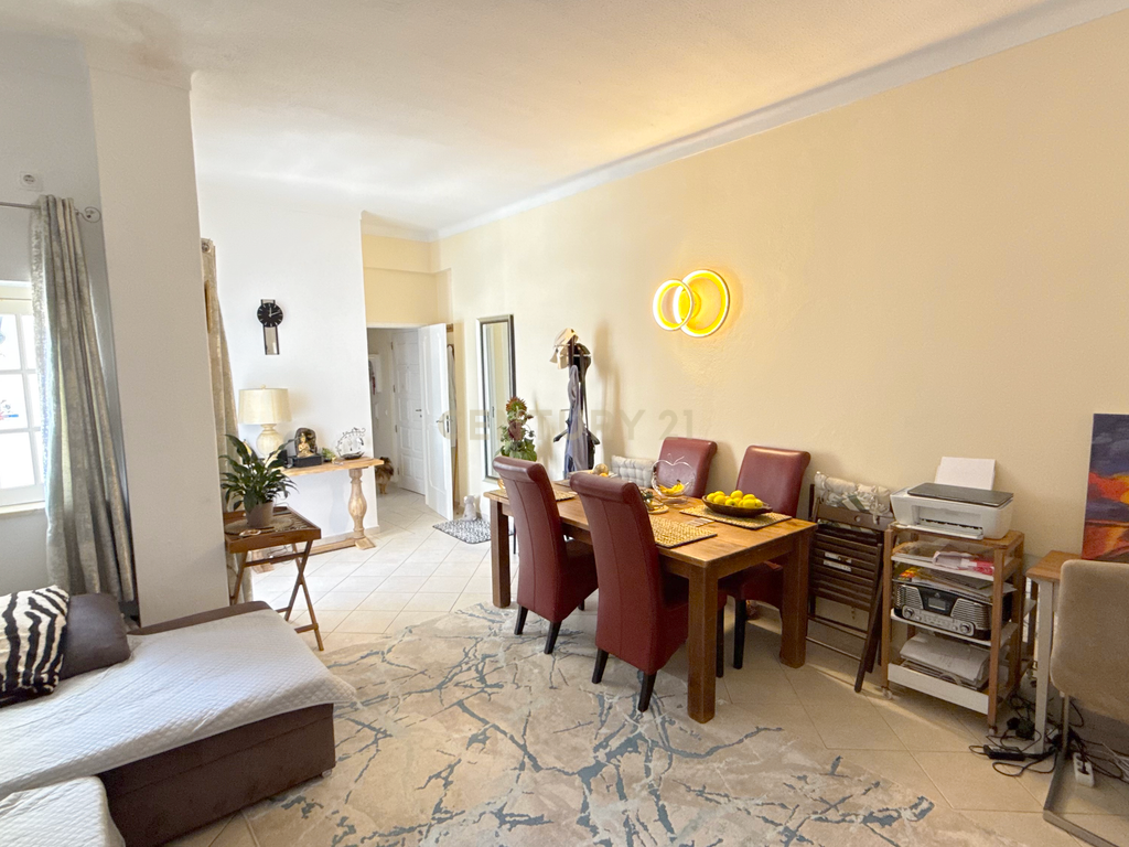 Apartamento Renovado em Porches, Lagoa - 1 Quarto com Vista - Image 1