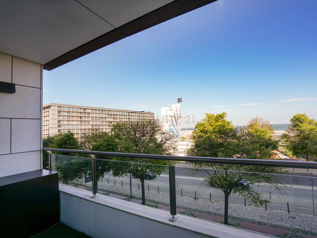 Apartamento T1 com Vista Panorâmica sobre o Rio Tejo – Parque das Nações, Lisboa - Image 7
