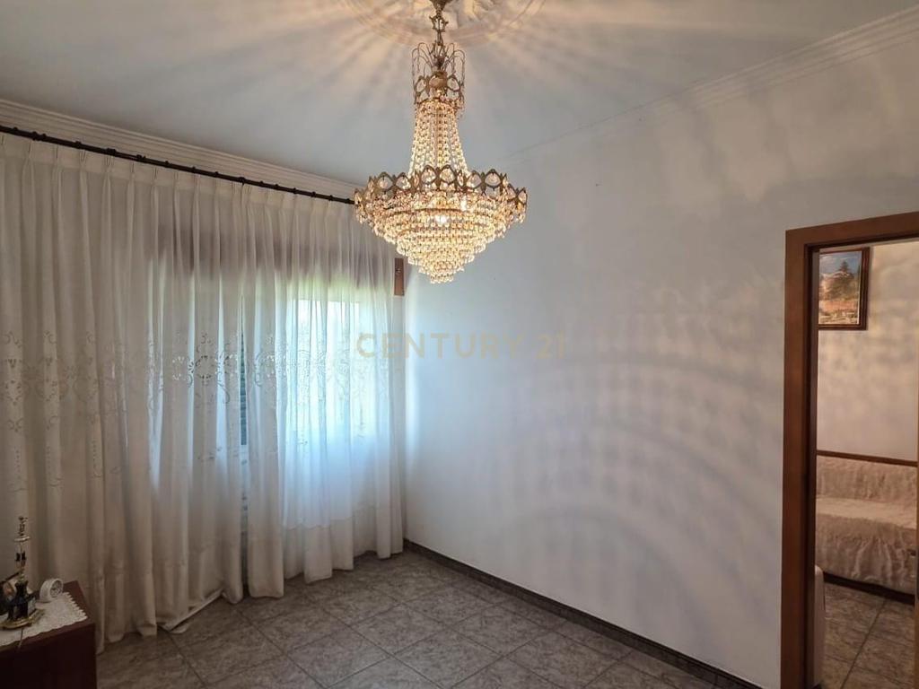 Espetacular Moradia T4 em Fernão Ferro com Jardim e possibilidade de nova construção no lote de 1.041 m2 - Image 32