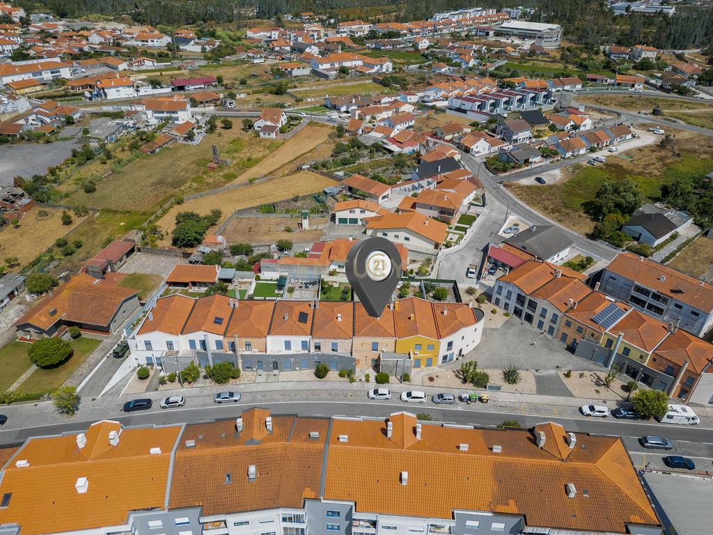Moradia T3 com Jardim, Garagem e Cave em Embra, Marinha Grande - Image 36