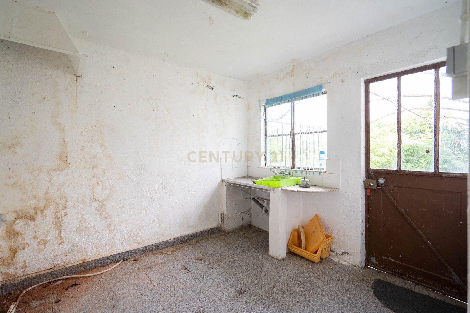 Fotografia 8 de Moradia com terreno e anexos para recuperar | Graça, Pedrógão Grande