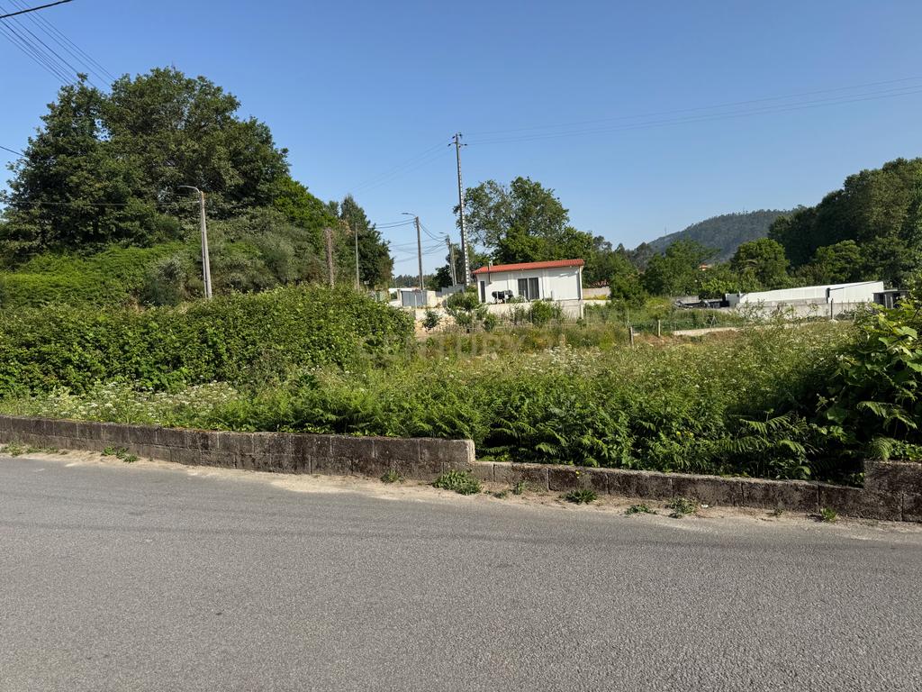 TERRENO PARA CONSTRUÇÃO | BALTAR | PAREDES | 1240,50 m2 - Image 2
