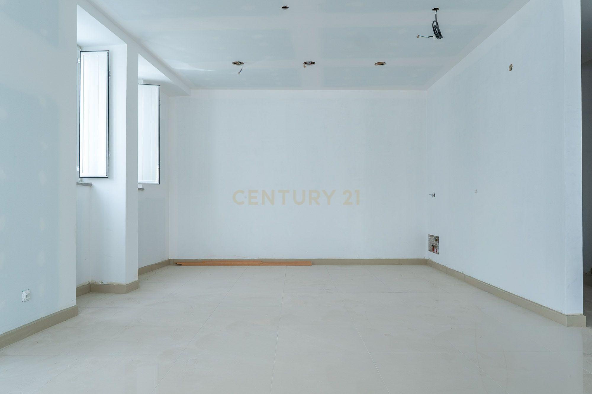 Fotografia 5 de Moradia NOVA T2 com Garagem, Terraço e Piscina Privada - Centro de Olhão