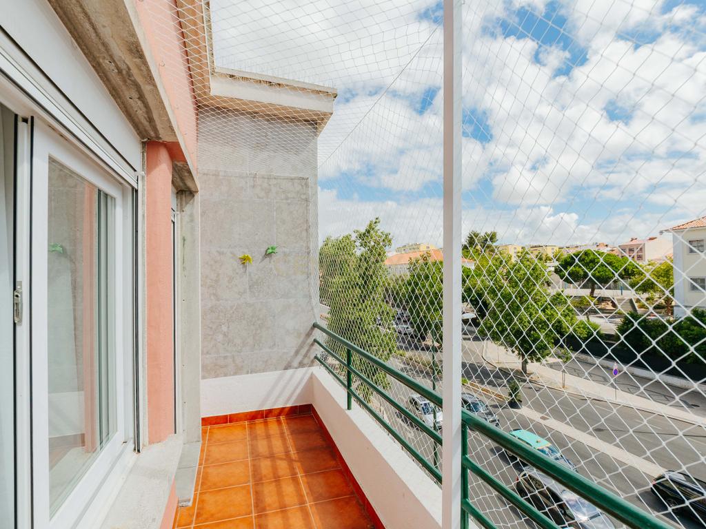 Apartamento T3+1 para Arrendar na Av de Roma completamente Mobilado I Equipado e com utensílios - Image 24