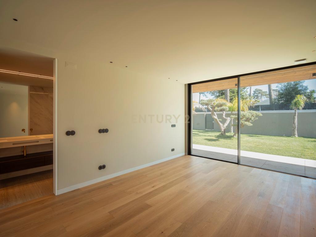 Moradia T4 na Verdizela — Design, Luz e Piscina num Terreno de 1.032 m² - Image 21
