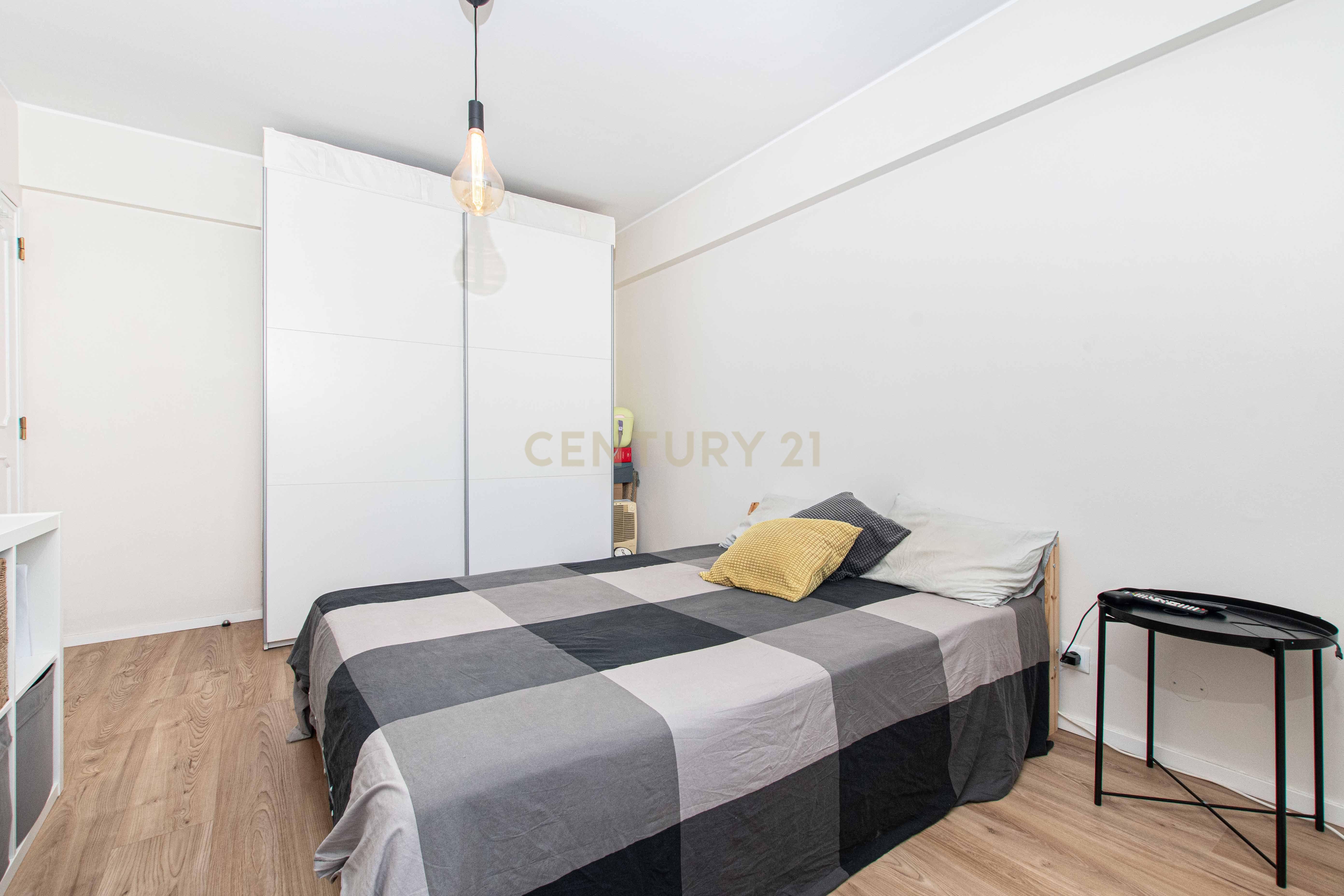 Fotografia 11 de Apartamento T2 Totalmente Remodelado | Acabamentos de Alto Padrão | Damaia