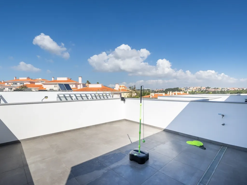 Moradia Nova com 5 quartos + 2 dentro de um condomínio localizado a apenas 5 minutos do Kings College Cascais - Image 30