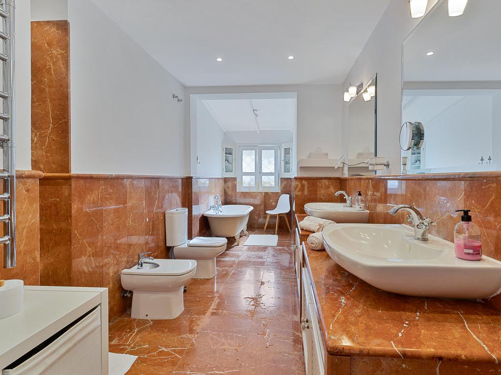 Impressionante moradia isolada com 5 quartos em San Pedro de Alcántara, Marbella - Image 18