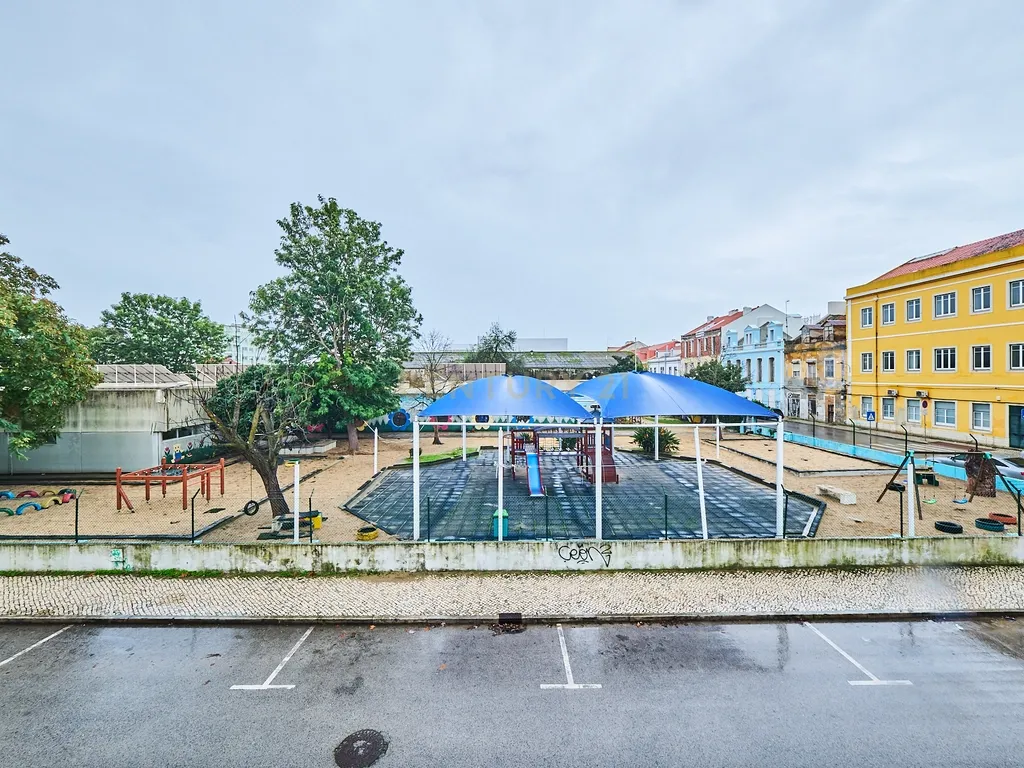Apartamento T2 de Prestígio Totalmente Renovado na Avenida Luísa Todi – Setúbal - Image 17