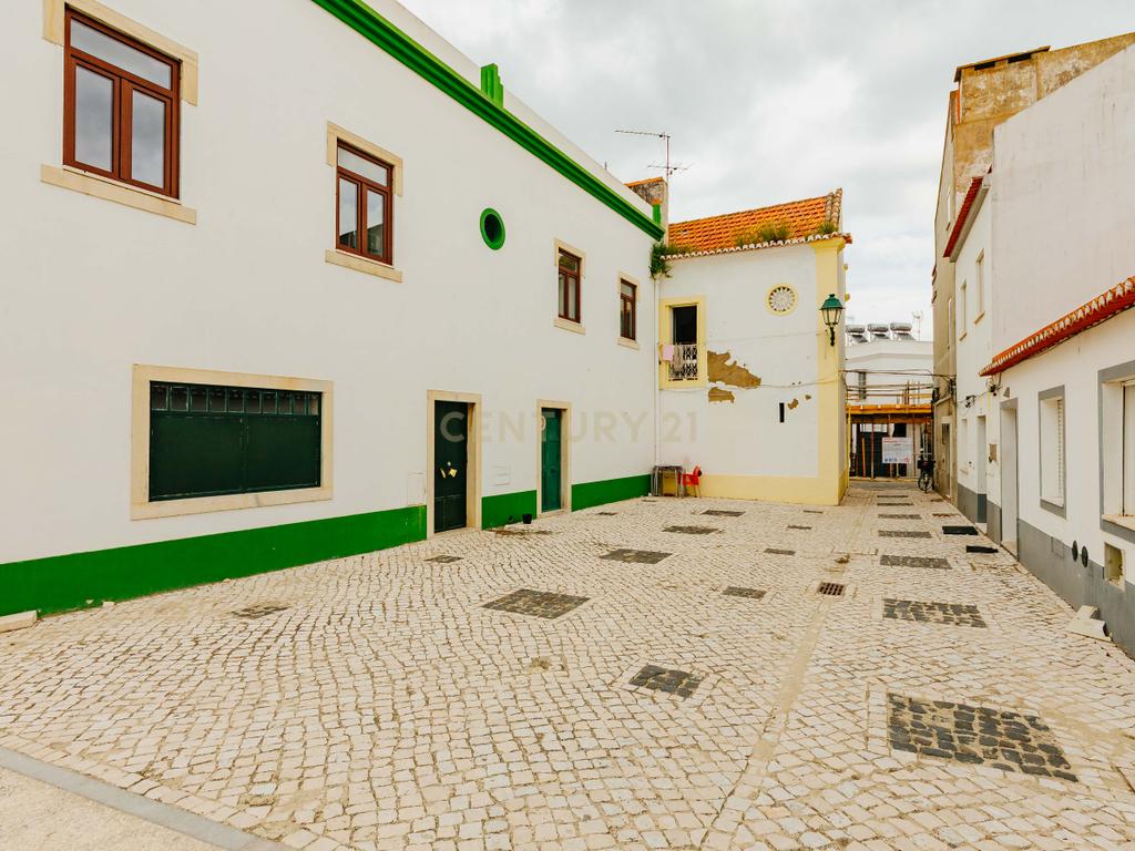 Apartamento T2 no centro Histórico Alcochete  - Image 27